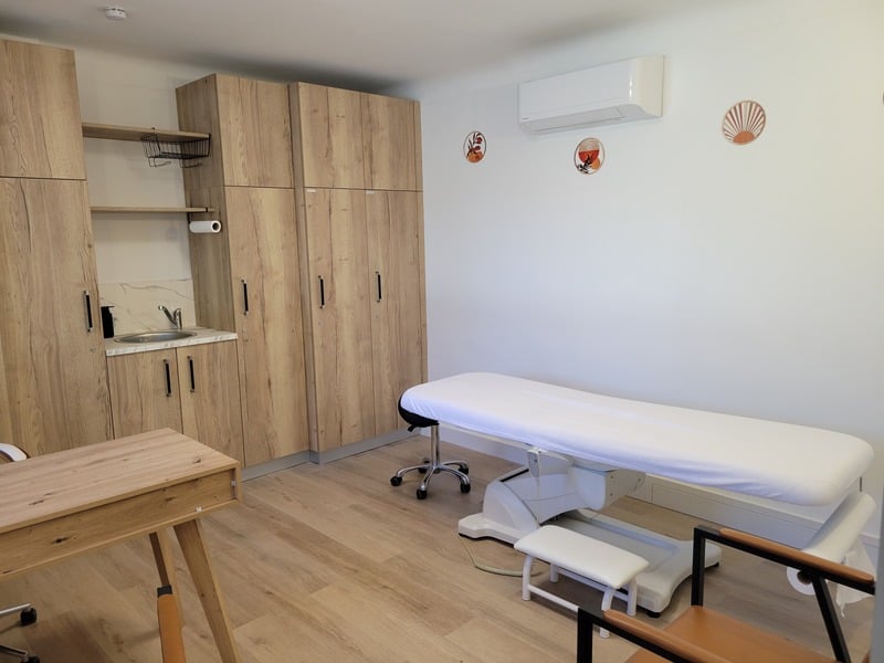 Le cabinet : table de massage